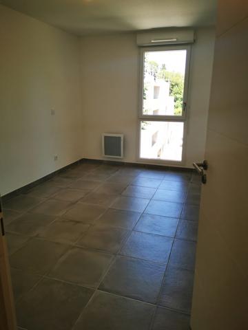 Dpt Hérault (34), à louer MONTPELLIER appartement T3 d'envieon 58 m² avec terrase de 12 m²