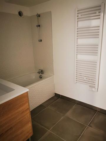 Dpt Hérault (34), à louer MONTPELLIER appartement T3 d'envieon 58 m² avec terrase de 12 m²