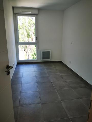 Dpt Hérault (34), à louer MONTPELLIER appartement T3 d'envieon 58 m² avec terrase de 12 m²