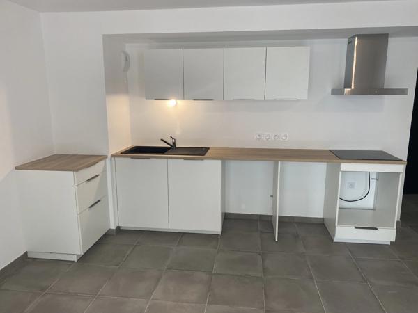 Dpt Hérault (34), à louer MONTPELLIER appartement T3 d'envieon 58 m² avec terrase de 12 m²