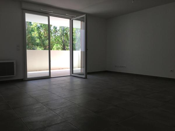 Dpt Hérault (34), à louer MONTPELLIER appartement T3 d'envieon 58 m² avec terrase de 12 m²