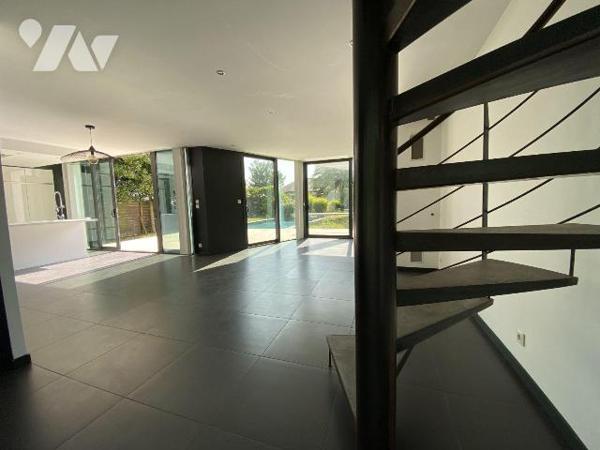 Secteur Kerangall - À deux pas du Moulin Blanc, une maison d'architecte aux prestations soignée...