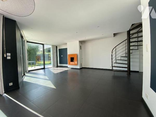 Secteur Kerangall - À deux pas du Moulin Blanc, une maison d'architecte aux prestations soignée...