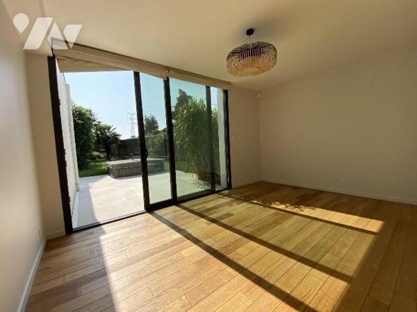 Secteur Kerangall - À deux pas du Moulin Blanc, une maison d'architecte aux prestations soignée...