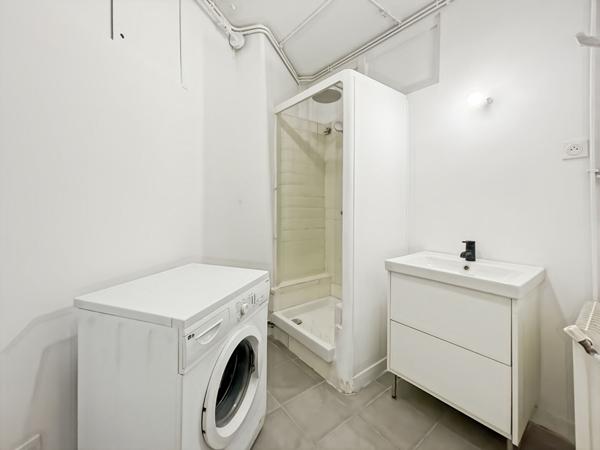 Paris 18e : 3P, 65 m² , Charme ancien, Lumineux