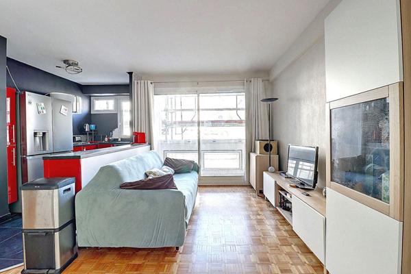 Charmant 2 pièces de 46m2 avec balcon - Dugommier