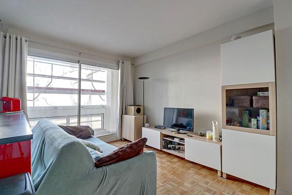 Charmant 2 pièces de 46m2 avec balcon - Dugommier