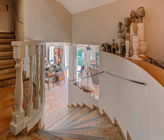 Carqueiranne (83320) Carqueiranne – Propriété avec accès direct à la mer, sur une plage sauvage, au cœur d’un environnement préserv