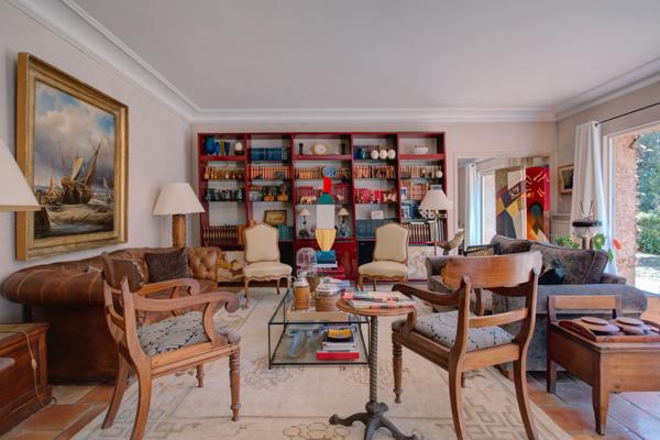 Carqueiranne (83320) Carqueiranne – Propriété avec accès direct à la mer, sur une plage sauvage, au cœur d’un environnement préserv