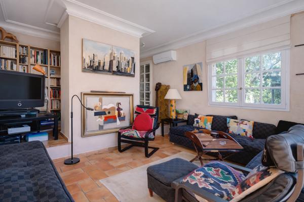 Carqueiranne (83320) Carqueiranne – Propriété avec accès direct à la mer, sur une plage sauvage, au cœur d’un environnement préserv