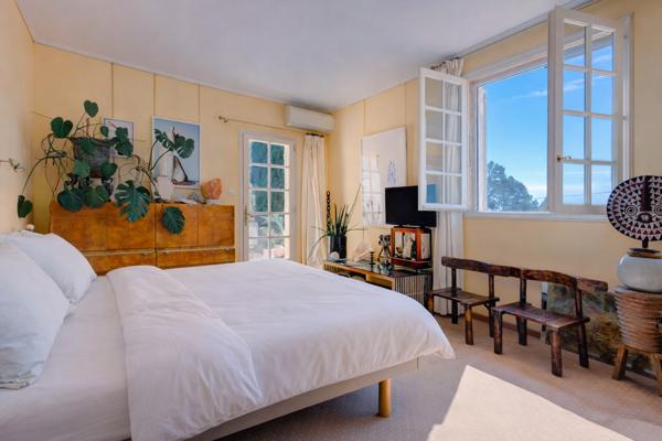 Carqueiranne (83320) Carqueiranne – Propriété avec accès direct à la mer, sur une plage sauvage, au cœur d’un environnement préserv