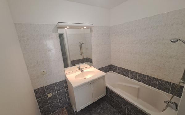 Appartement à vendre    3 pièces •  Rives