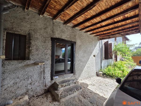 Ensemble Authentique maison en pierres plus gîte avec vue imprenable sur le Cagire