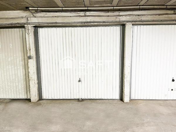 Box fermé en sous sol de 13 m2 - La Timone