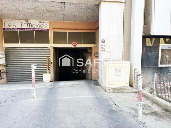Box fermé en sous sol de 13 m2 - La Timone
