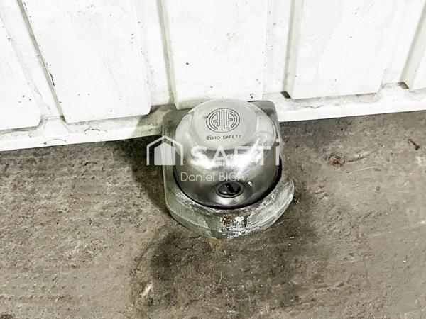 Box fermé en sous sol de 13 m2 - La Timone