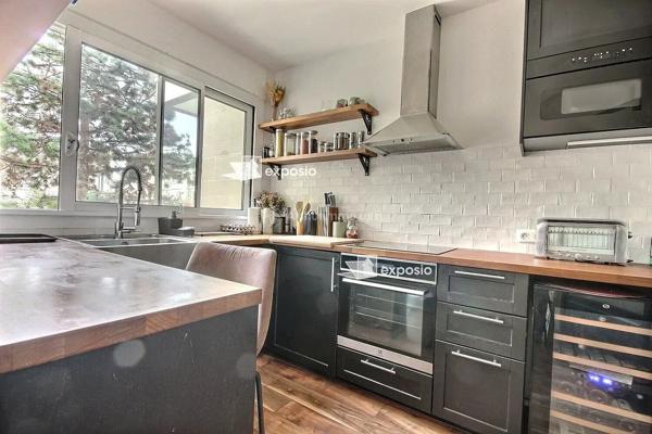 Location                                                      Appartement
                        
                     4 pièces                      81 m2                     à Asnières-sur-Seine