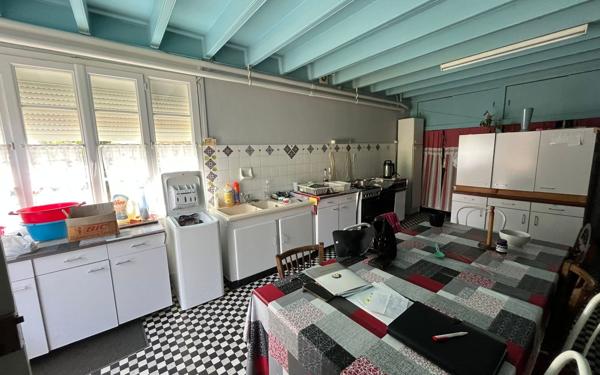 Maison à vendre    2 pièces •  Agris