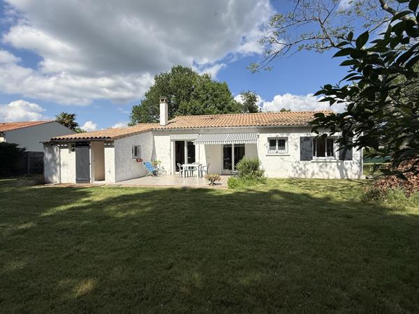 Maison  6 pièce(s)  3 chambre(s)  108 m²