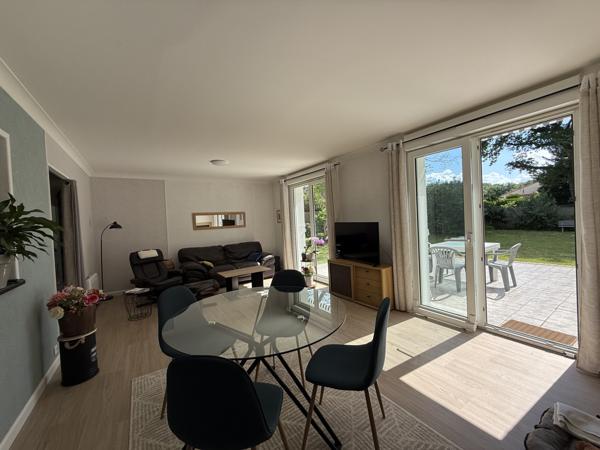 Maison  6 pièce(s)  3 chambre(s)  108 m²