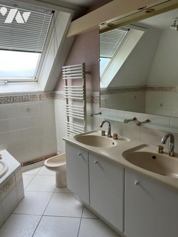 VANNES -  APPARTEMENT DERNIER ETAGE  145m2  