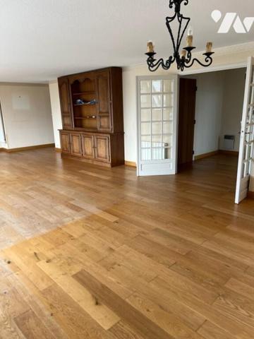 VANNES -  APPARTEMENT DERNIER ETAGE  145m2  