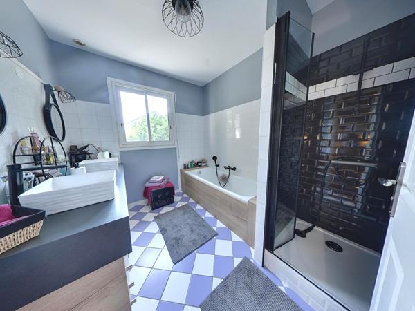 Maison avec piscine sans vis à vis Bry Sur Marne 160 m2