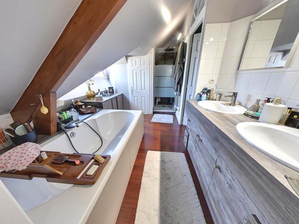 Maison avec piscine sans vis à vis Bry Sur Marne 160 m2