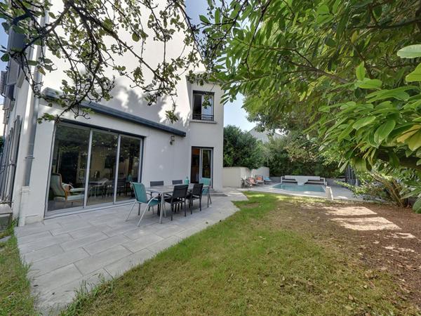 Maison avec piscine sans vis à vis Bry Sur Marne 160 m2