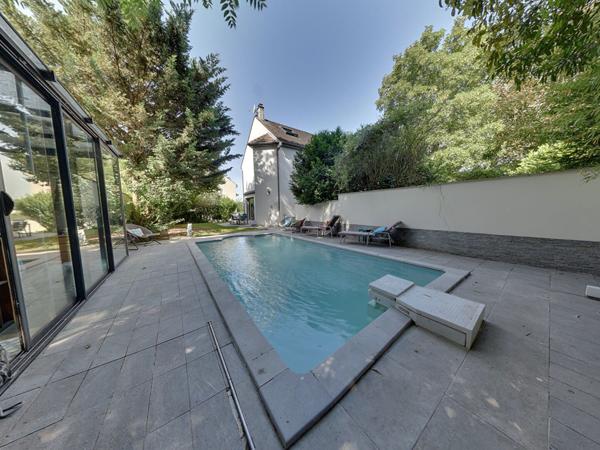 Maison avec piscine sans vis à vis Bry Sur Marne 160 m2