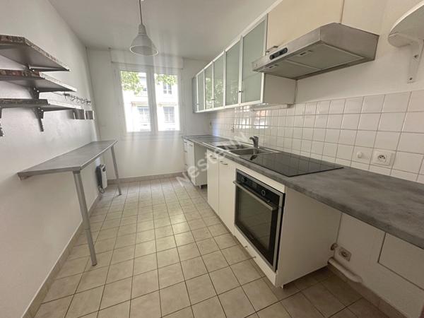 Appartement T2 Villeurbanne 51m2, TOTEM LIMITE LYON 3, garage