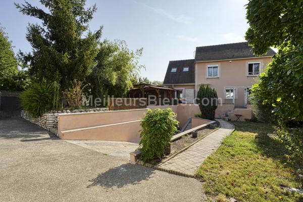 MAISON TRADITIONNELLE 175 m2 + DEPENDANCE 32 m2