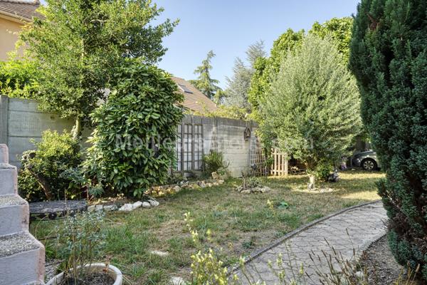 MAISON TRADITIONNELLE 175 m2 + DEPENDANCE 32 m2