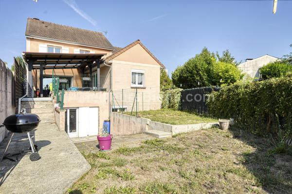 MAISON TRADITIONNELLE 175 m2 + DEPENDANCE 32 m2