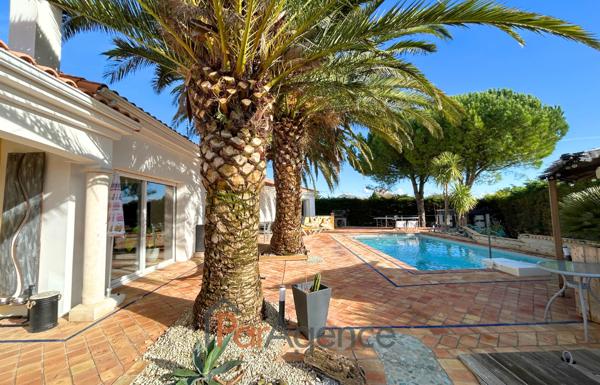 MAISON DE PLAIN-PIED 6 PIECES 246 M2 HABITABLES AVEC PISCIN