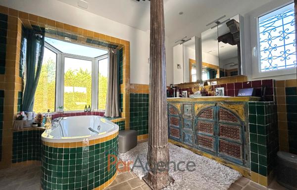 MAISON DE PLAIN-PIED 6 PIECES 246 M2 HABITABLES AVEC PISCIN