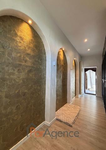 MAISON DE PLAIN-PIED 6 PIECES 246 M2 HABITABLES AVEC PISCIN