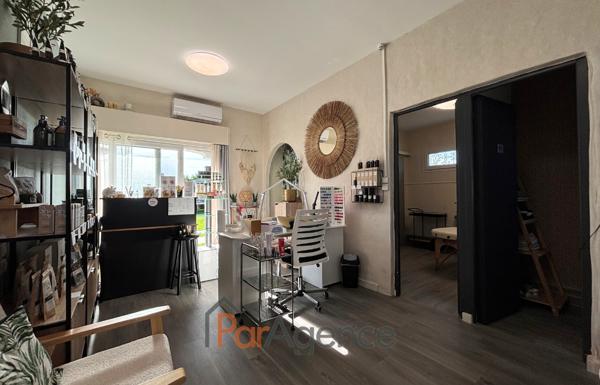 MAISON DE PLAIN-PIED 6 PIECES 246 M2 HABITABLES AVEC PISCIN