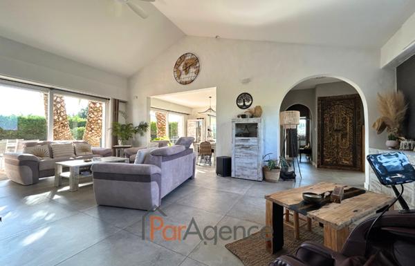 MAISON DE PLAIN-PIED 6 PIECES 246 M2 HABITABLES AVEC PISCIN