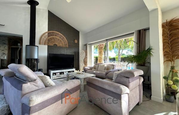 MAISON DE PLAIN-PIED 6 PIECES 246 M2 HABITABLES AVEC PISCIN