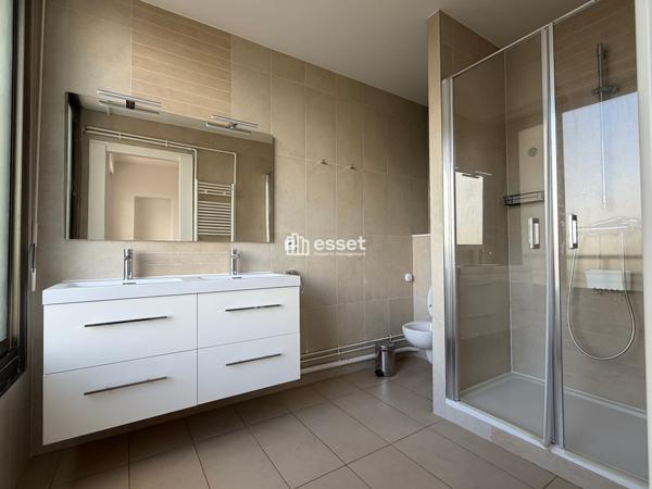 Location Appartement 5 pièces 178 m² - Levallois-perret 92300