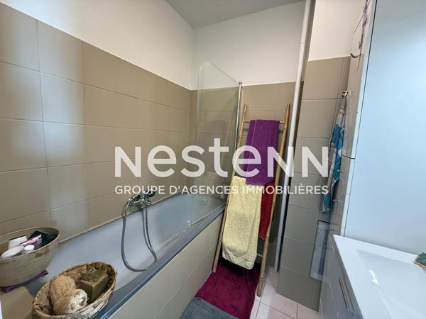 Appartement T4 Lumineux - 3 Chambres avec Balcon Cellier et Parking - 6è étage - Secteur Route de Genas - 69500 BRON