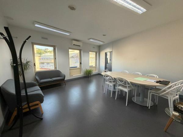 Bureaux de 211 m² en excellent état – Centre-ville de Poitiers, proche de la gare