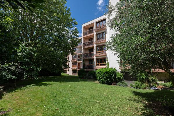 F4 de 74m² avec balcon, box, parking et cave