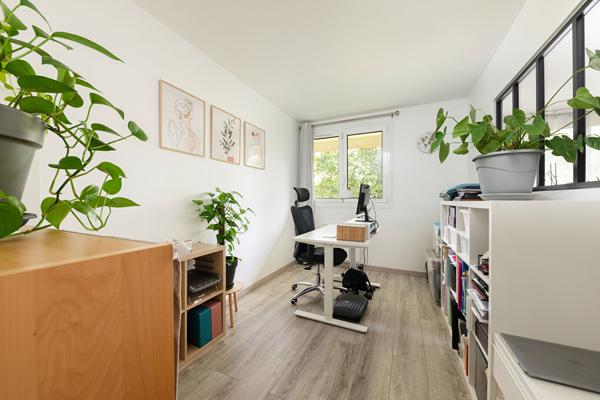 F4 de 74m² avec balcon, box, parking et cave