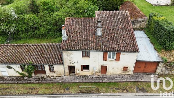 Maison 3 pièces de 83 m² à Courcôme (16240)