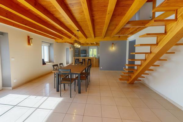 Charmante Demeure Rénovée Secteur Prisé et Calme