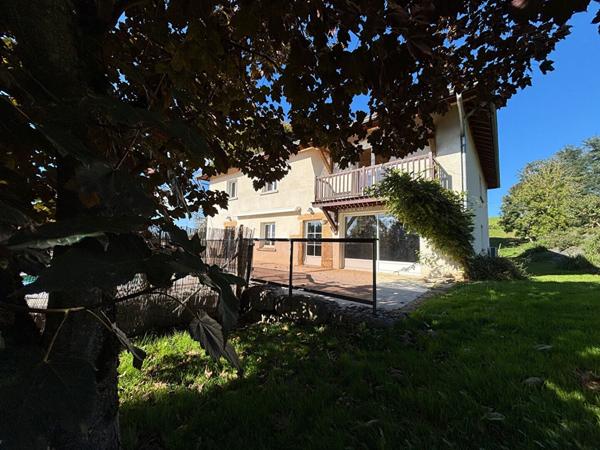 Charmante Demeure Rénovée Secteur Prisé et Calme