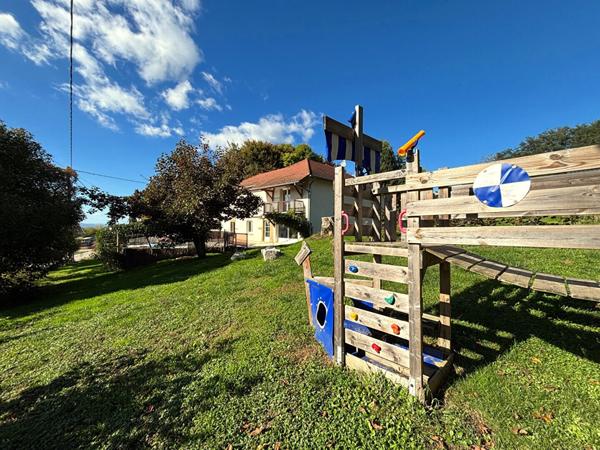 Charmante Demeure Rénovée Secteur Prisé et Calme