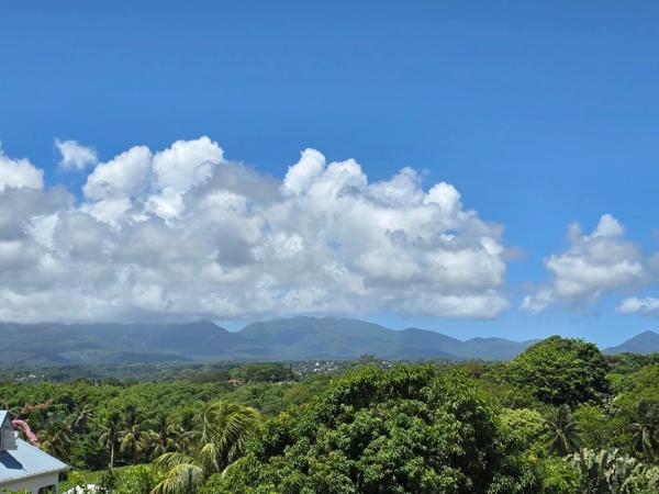 A Biglette, très jolie villa VUE MONTAGNE avec piscine et garage 2 voitures